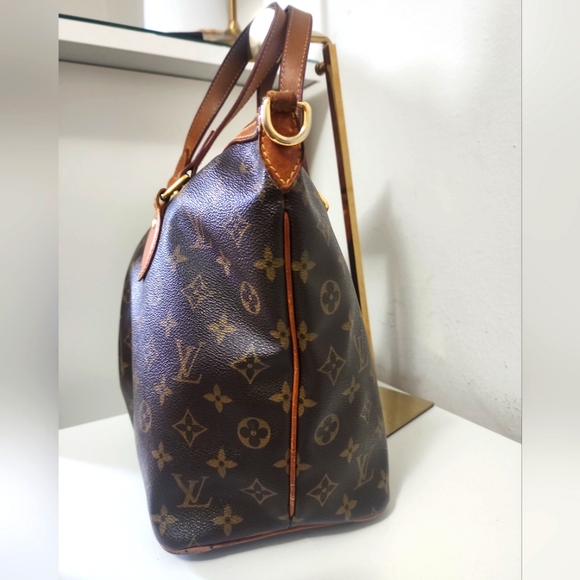 Louis Vuitton Monogram Palermo PM Handbag - Picture 3 of 16